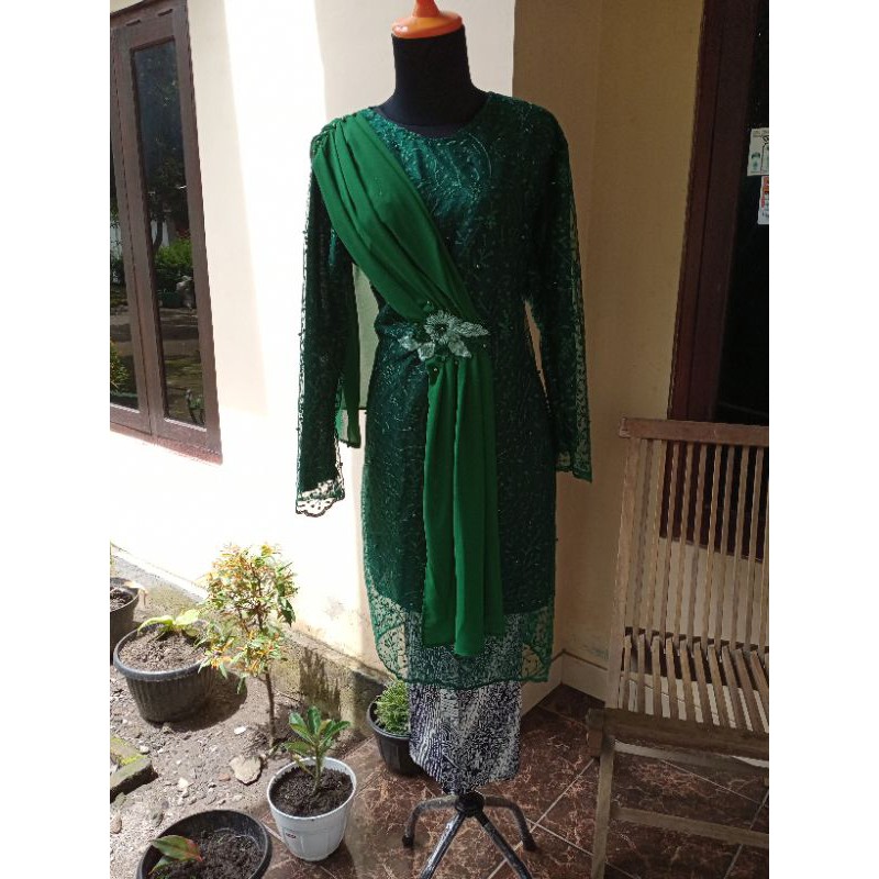 Atasan Kebaya tunik selempang motif bordir