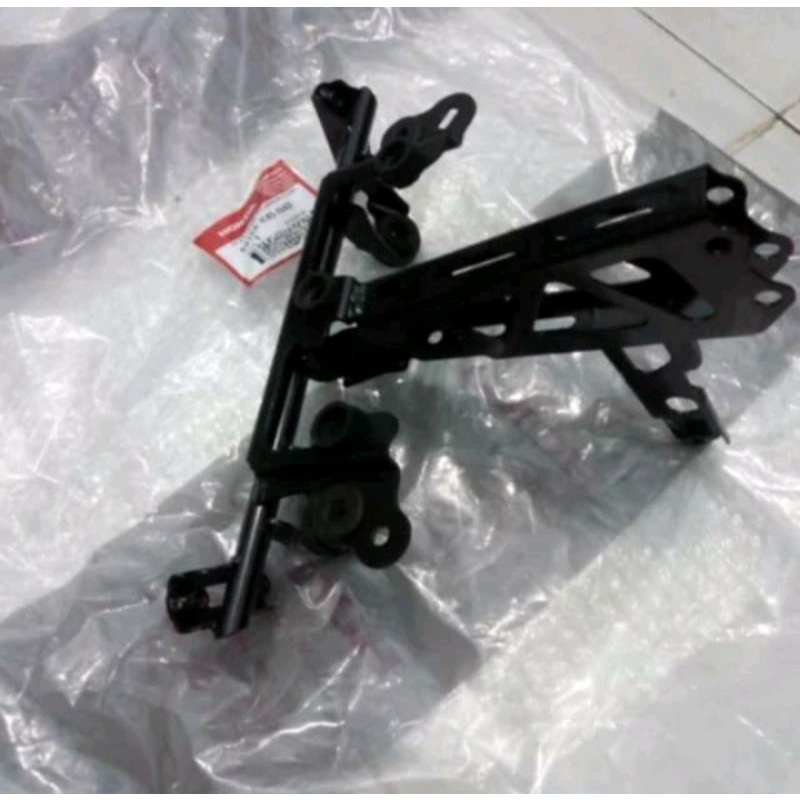 TANDUK RUSA DUDUKAN COVER DEPAN CBR150R K45G BRACKET COVER DEPAN CBR150 R ORIGINAL 6415AK45N40