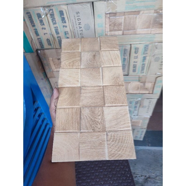 keramik dinding teras rumah 20x40 motip kayu
