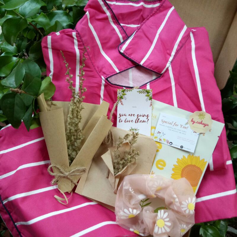 Hampers Piyama/Hampers Wisuda/Hari Ibu/Hampers Nikah/Hampers Ulang Tahun/Natal