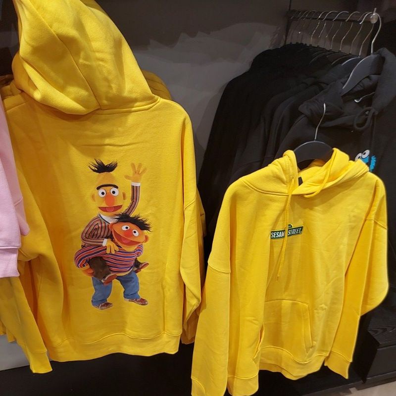 NEW H&M MAN HOODIE SESAME STREET