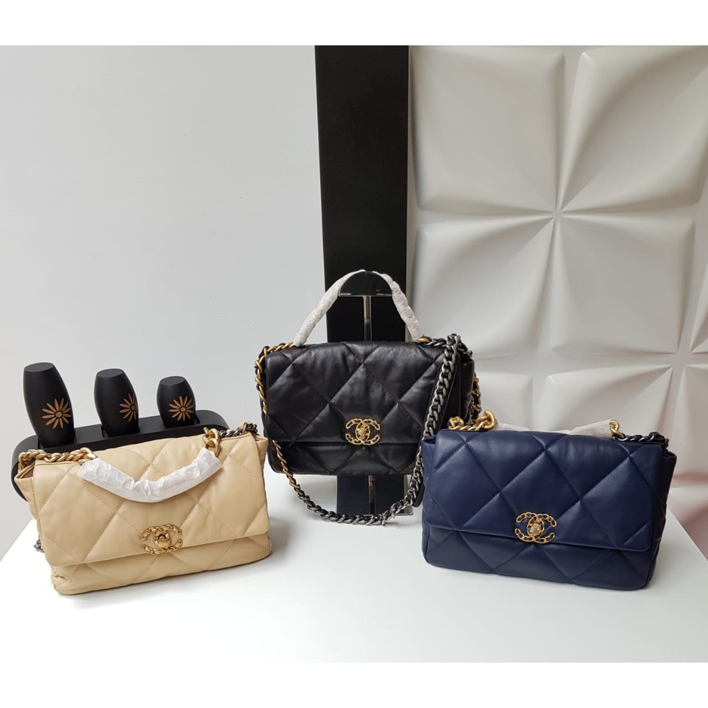 NEW 13 - FASHION CH 19 MAXI FLAP BAG