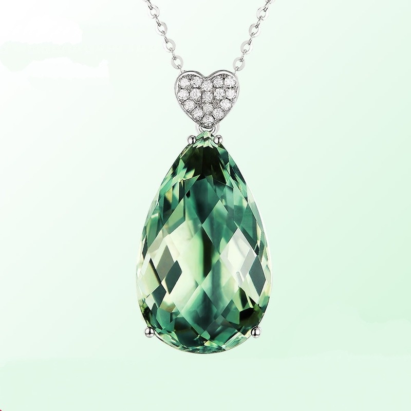 [Ready Stock]Fashion Inlaid Green Crystal Pendant Heart-Shaped Colored Gemstone Necklace