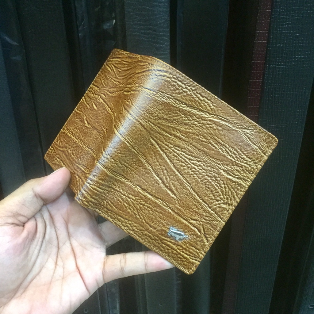 dompet pria model lipat buku bahan kulit sapi motif cetak urat kayu #dompet #dompetpria #dompetkulit