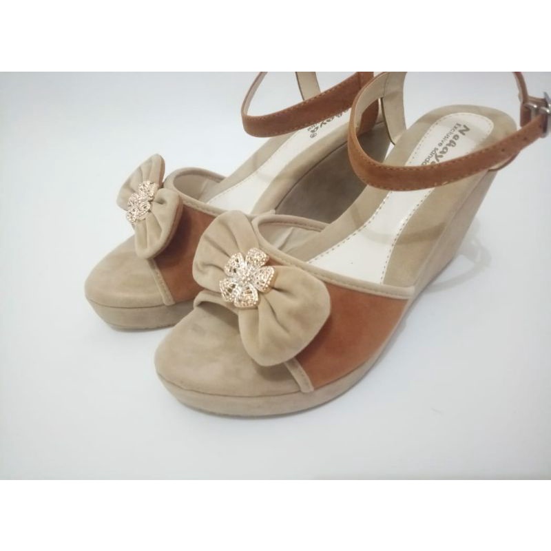 Wedges Wanita Bahan Suede (NHY 02)