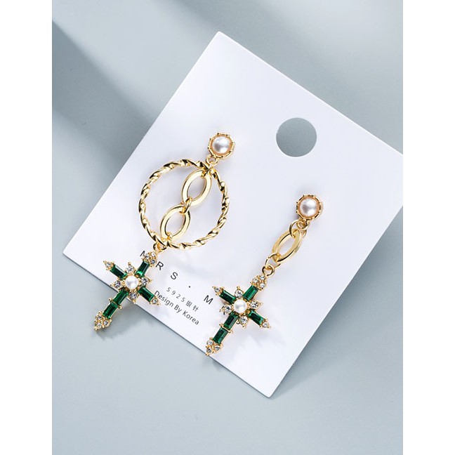 LRC Anting Tusuk Fashion Gold Emerald Earrings With Emerald Cross Size Ring F75969