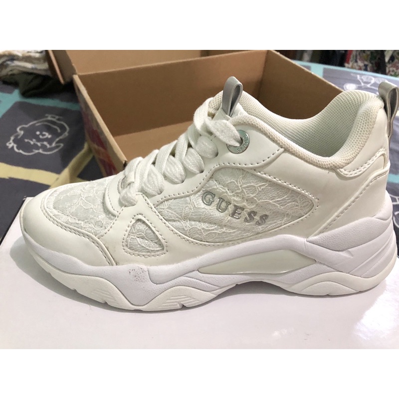 Sepatu guess Original - Sneakers Flaus