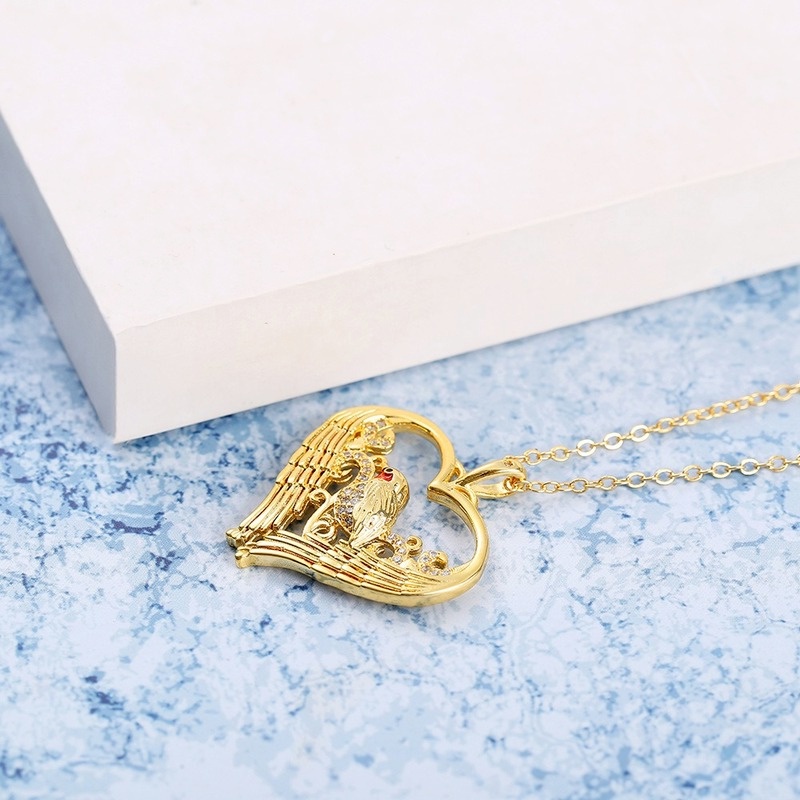 [Ready Stock]Fashion Creative Gold-Plated Bird Heart-Shaped Pendant Necklace