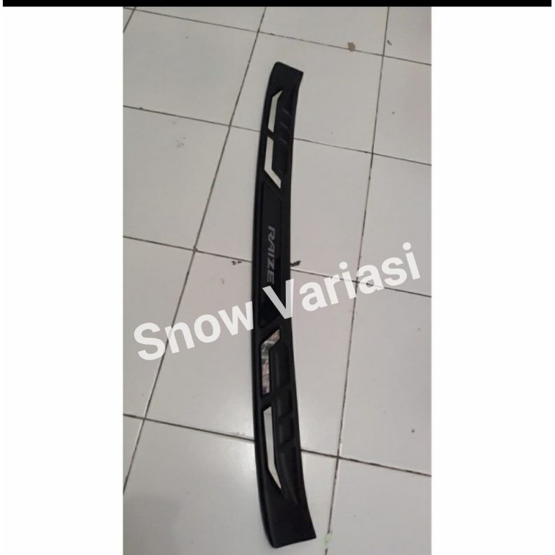 Sill Plate Sillplate Belakang Rear Scuff Plate RAIZE Exclusive Deluxe Kombi Chrome