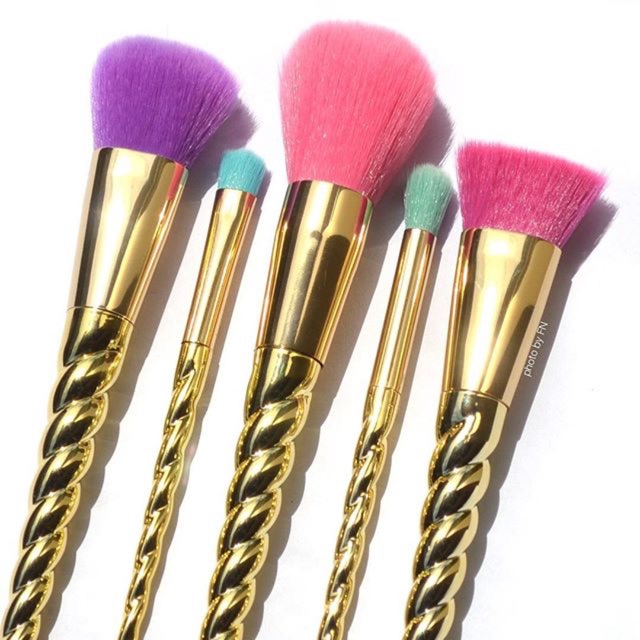 Rainbow Unicorn Brush Kuas Makeup Dupe Tarte Unicorn