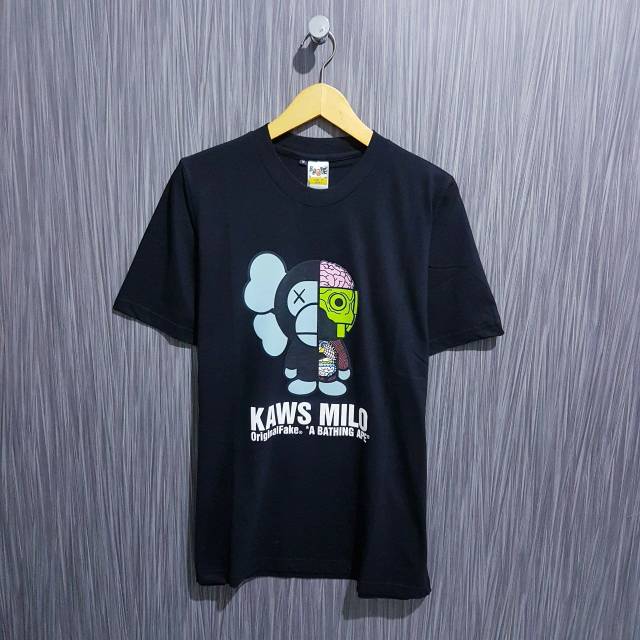 KAOS BAPE X KAWS MILO / TSHIRT A BATHING APE