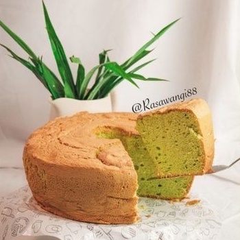 

Pandan Chiffon Cake / Kue Bolu Sifon Pandan Asli 24 cm Homemade by Rasawangi88