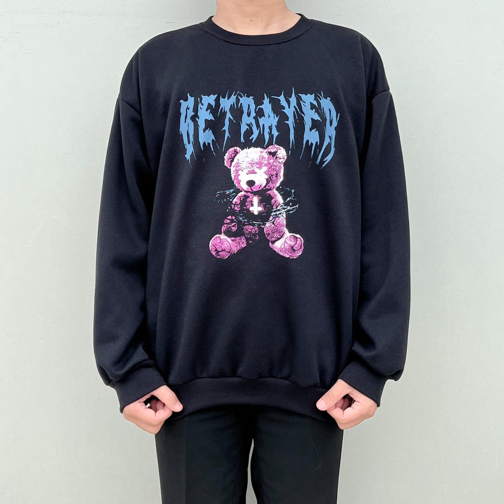 BETRAYER SWEATER OVERSIZE PRIA SWITER CREWNECK SWITER BERUANG