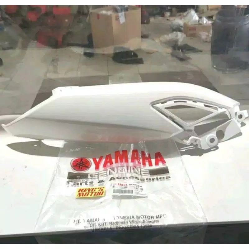 COVER BODY BELAKANG KIRI NEW NMAX 2020 PUTIH ORIGINAL YGP