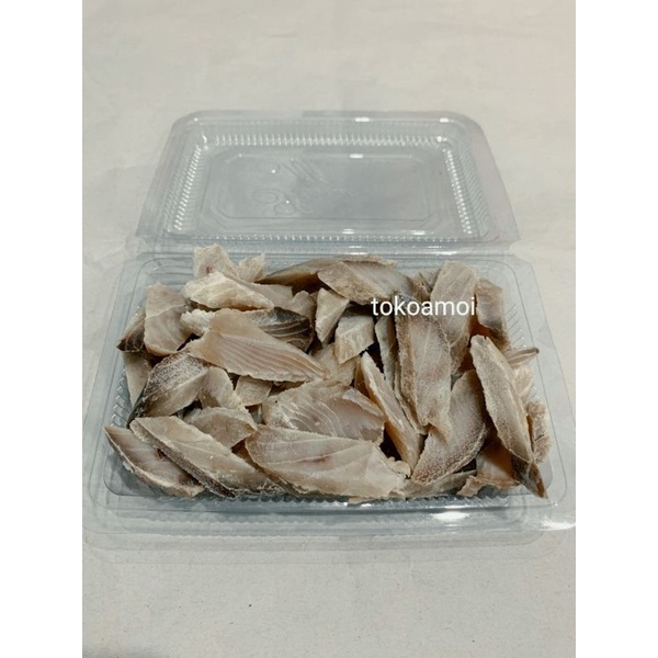 

ikan asin hiu/ sa ng phu/ sua hei pou potong siap goreng 1/2kg
