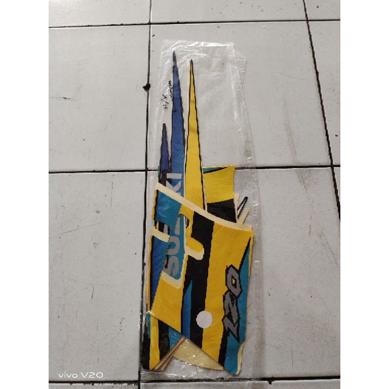 striping satria hiu warna kuning hitam