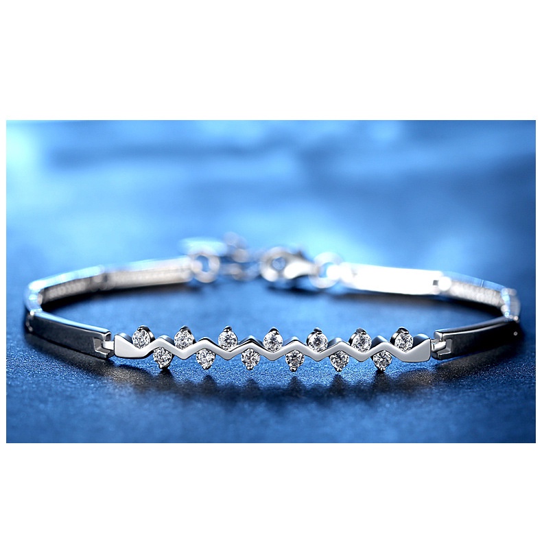 Gelang Bahan Stainless Steel Lapis Silver Aksen Berlian Untuk Wanita