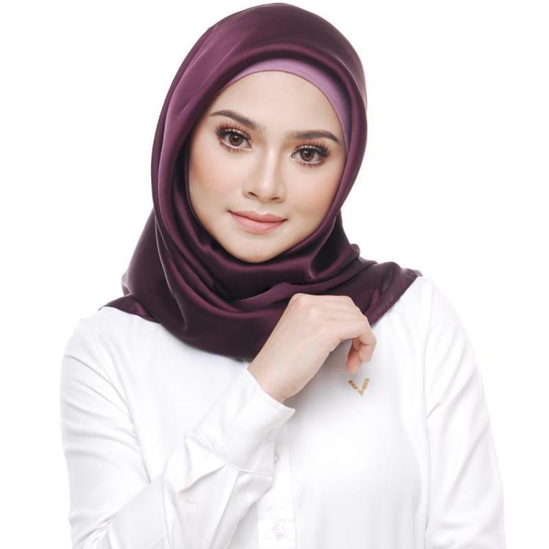 Import JILBAB/HIJAB Segi 4 POLOS SATIN Bahan lembut dan adem dipakai Kode SS-JB001