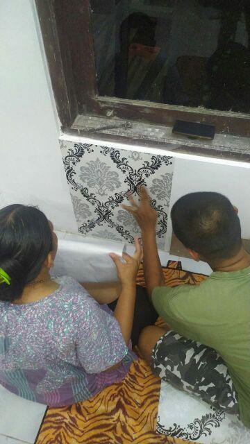 Home Wallpaper - Wallpaper Dinding Sticker Motif Batik Biru Ukuran 45cm X 10m