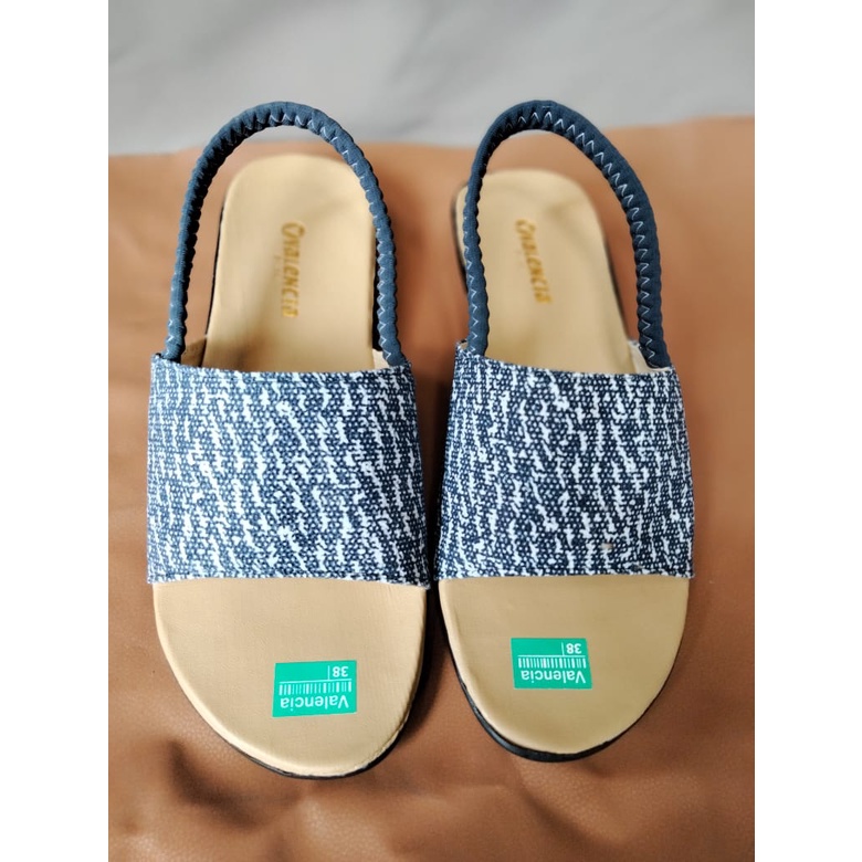 Sandal slip-on tali karet wanita