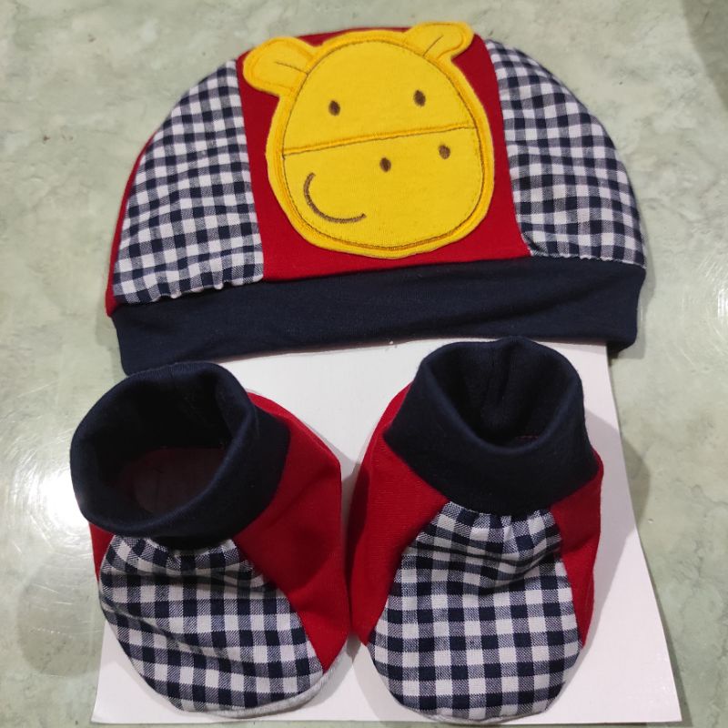 Topi set sepatu kain katun bordir boneka karakter bayi