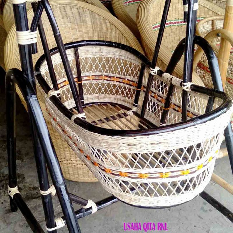 Ayunan bayi anyaman rotan / Tempat tidur  keranjang anak model gantung