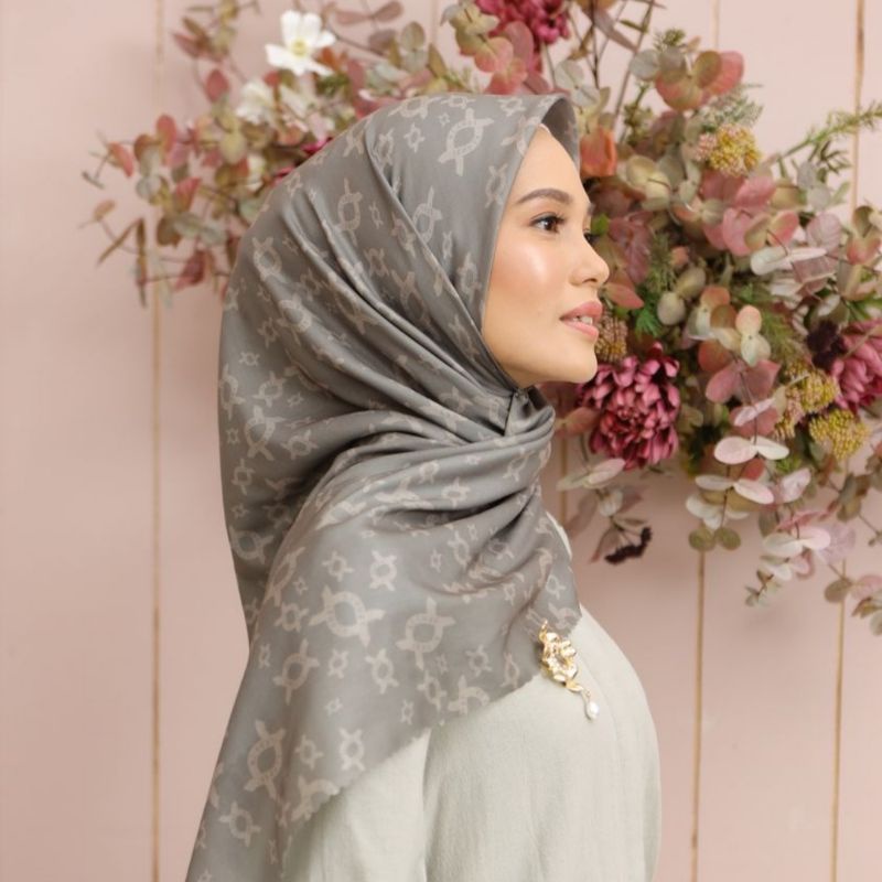 Liberty Scarf Wearing Klamby Silverdus