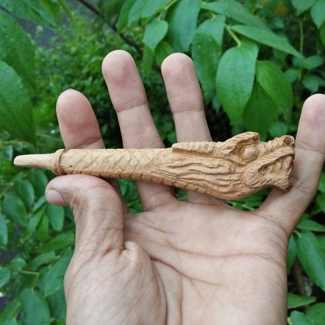 Pipa Rokok Kayu Gaharu Ukir Naga