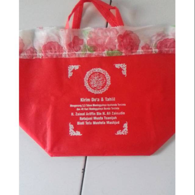 

Goodie bag serut + sablon 1 sisi 1 warna