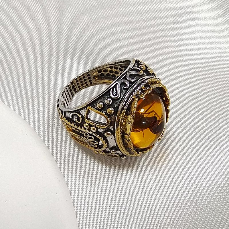 Cincin Model hollow Warna Kuning amber Gaya retro Untuk Pria