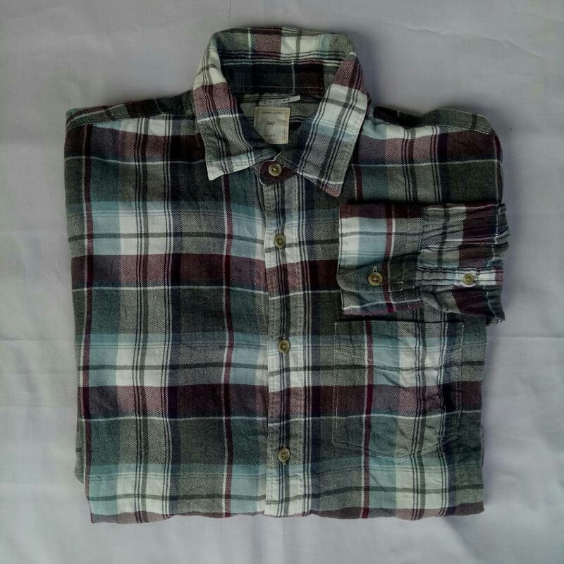 kemeja flanel gap second tag sz S (52x68)