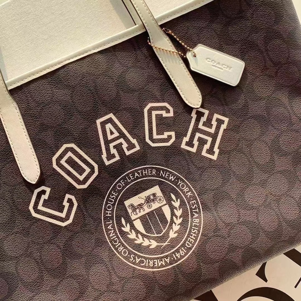 TAS totebag tote shoulder WANITA CB869 TOTE IN SIGNATURE CANVAS WITH VARSITY MOTIF 869