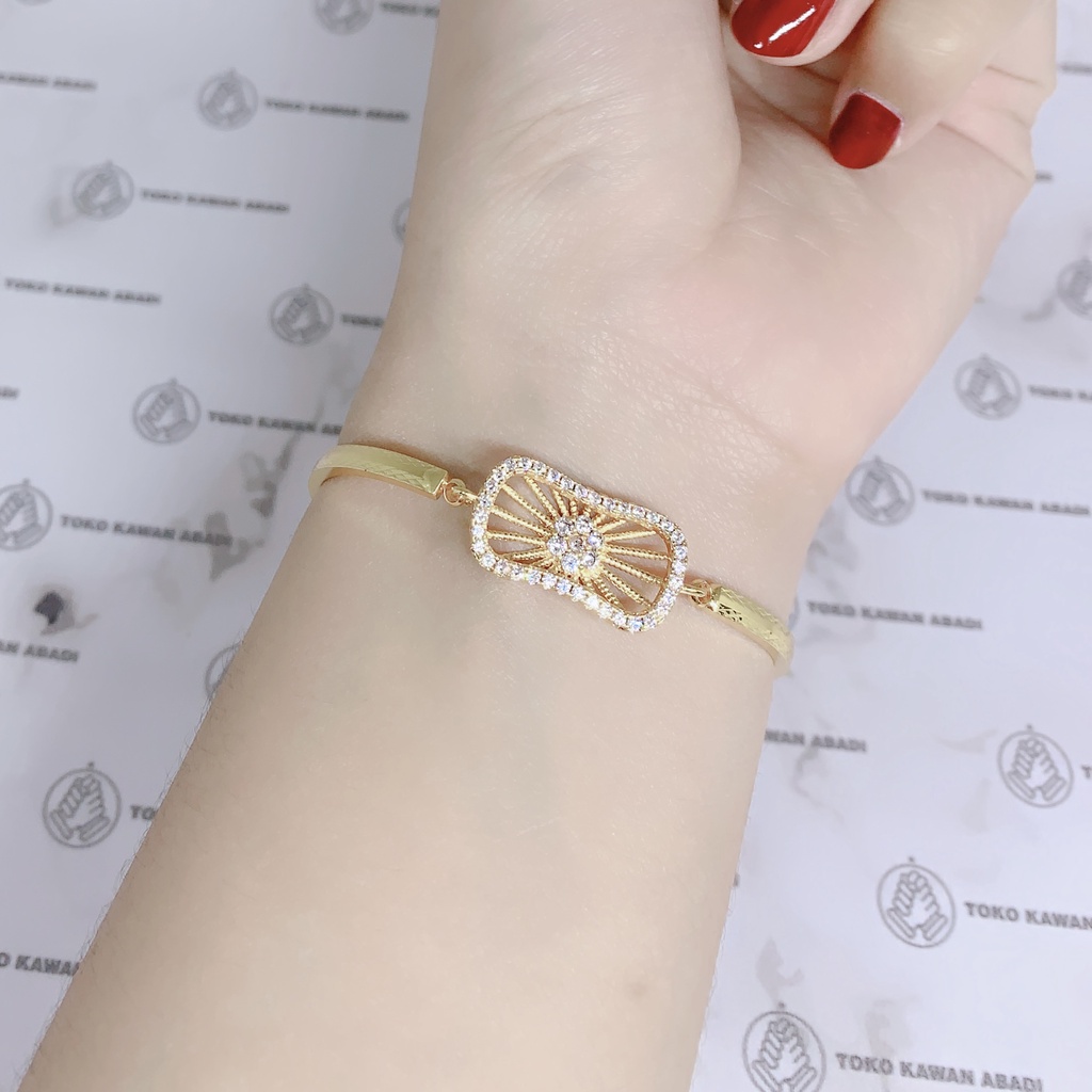 Gelang Tangan Xuping Gold Perhiasan Fashion Wanita Dewasa Rantai Permata Plat Bunga *15