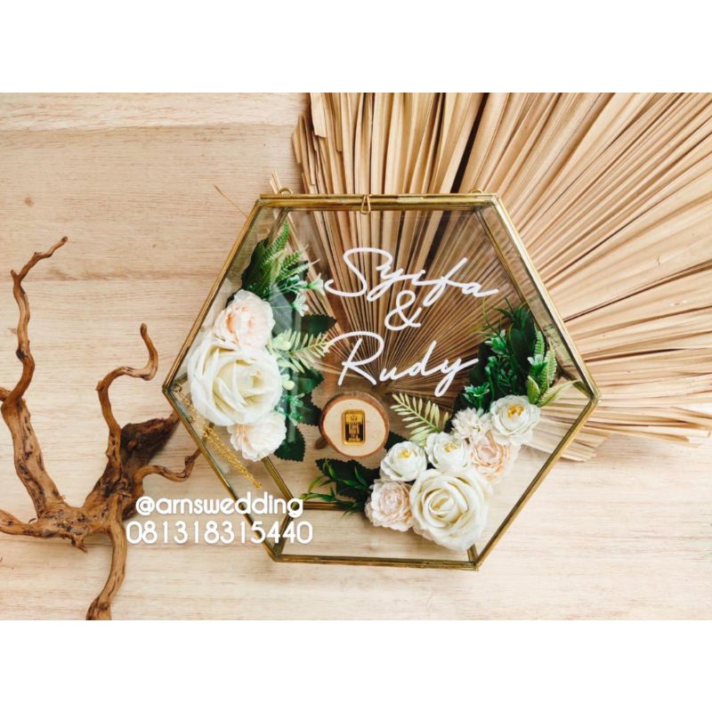 Bingkai Mahar Kaca , Glass Box Terrarium Frame Mahar Kaca Tempat Mahar Frame Logam Mulia Bingkai LM