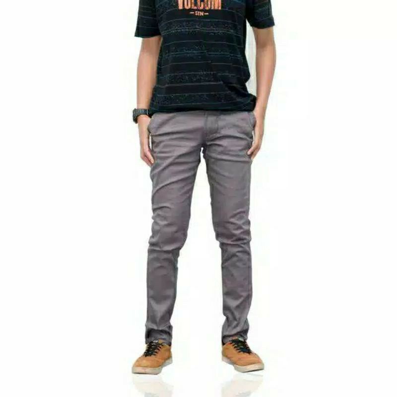 Chino panjang slimfit . Chino pants pria