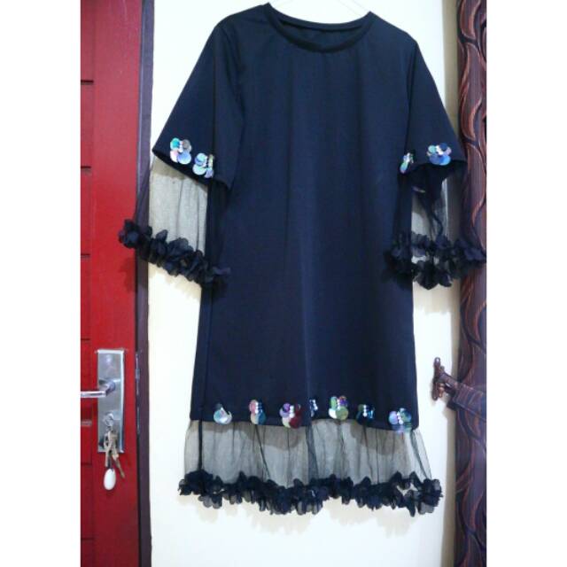 Dress hitam elegant