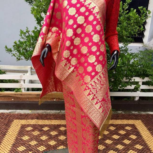 Songket mesin Palembang khas Palembang
