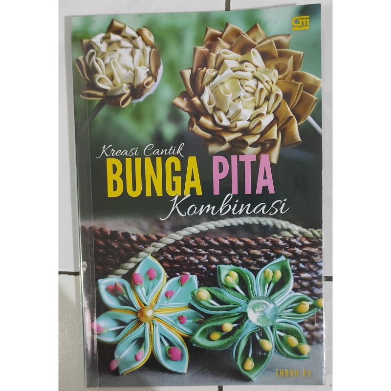 

Kreasi Cantik Bunga Pita Kombinasi