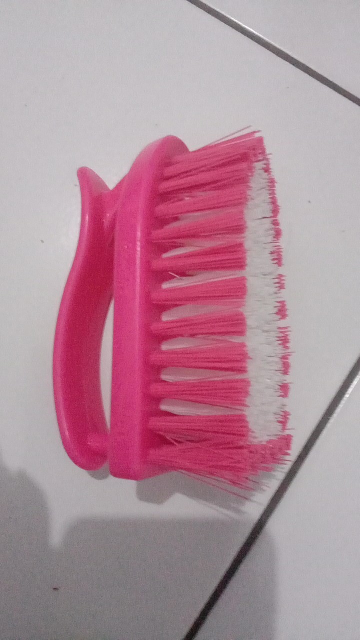 Hawaii Striko Sikat Baju