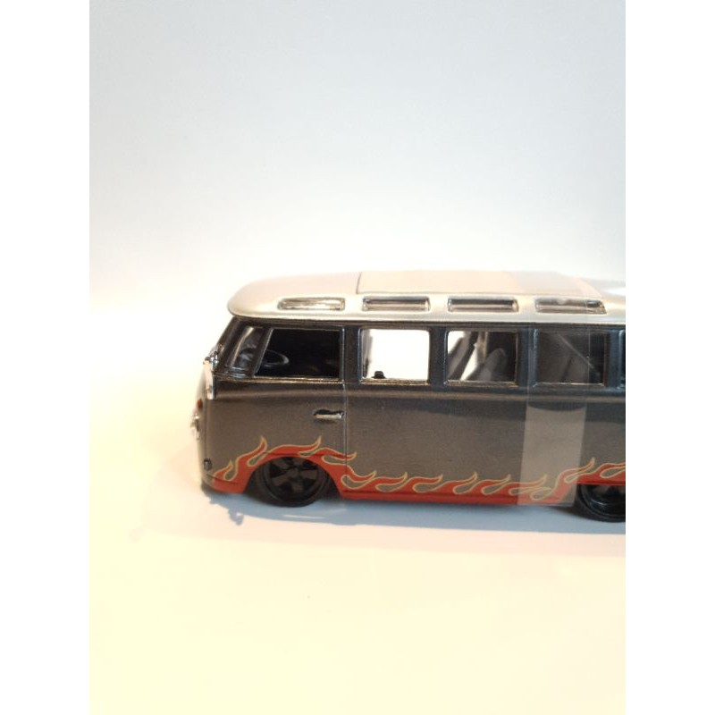 Die-cast VW Van Samba 1:24 Maisto Outlaws Design 31022 wjstore99