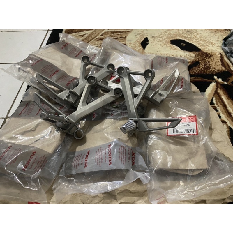 footstep foot step postep cb150r k15 pijakan cb150r k15 original