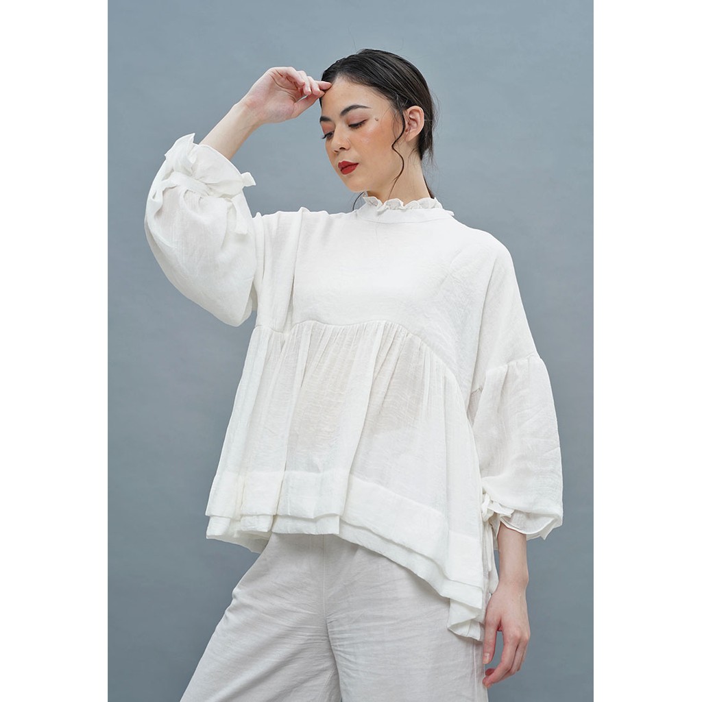 

NONA Vintage Top Silky White