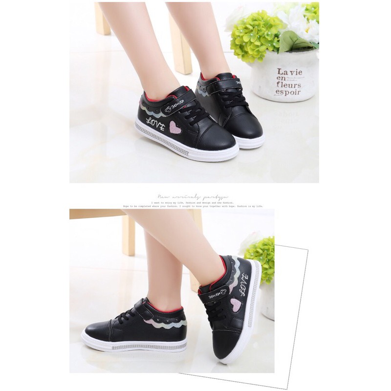 RESTOCK! Sepatu Anak Love Import Sneakers Shoes #C202