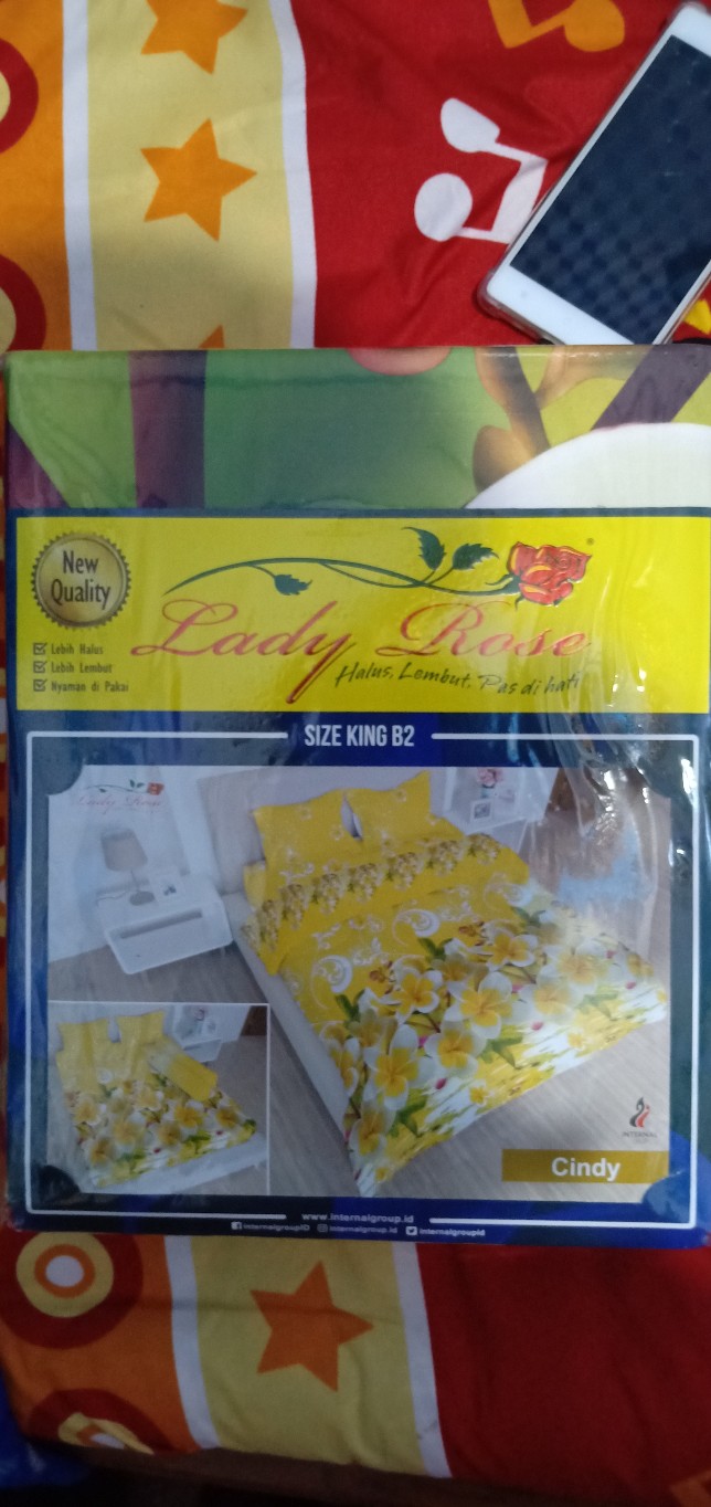 Lady Rose Sprei King (180x200) Dengan 2 Bantal - Sarah