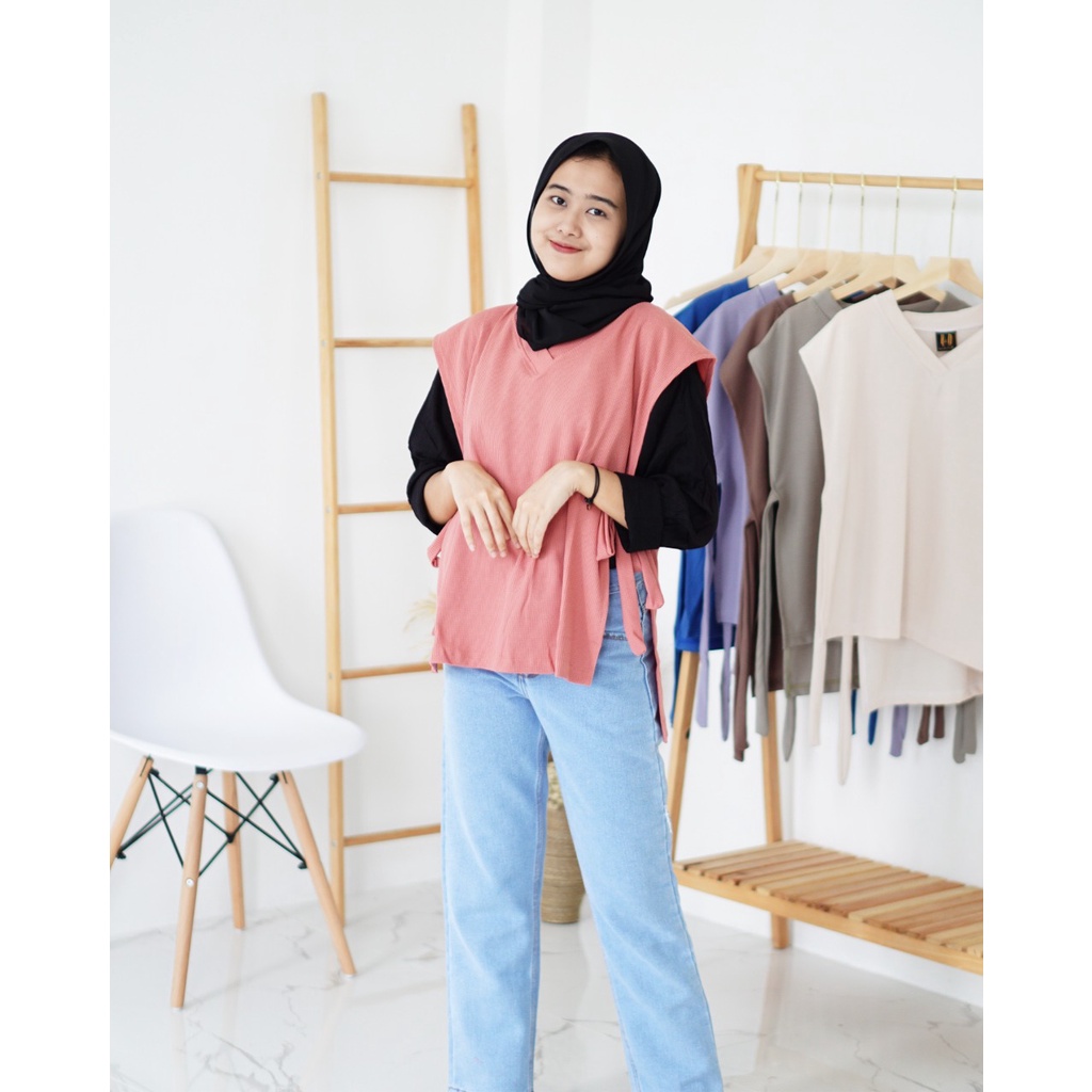 Vest Knit Delmi Rompi Rajut V Neck Premium