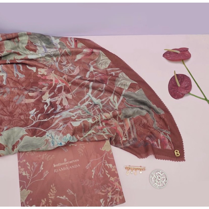 Buttonscarves x Riamiranda ThanXanadu Cherry XL