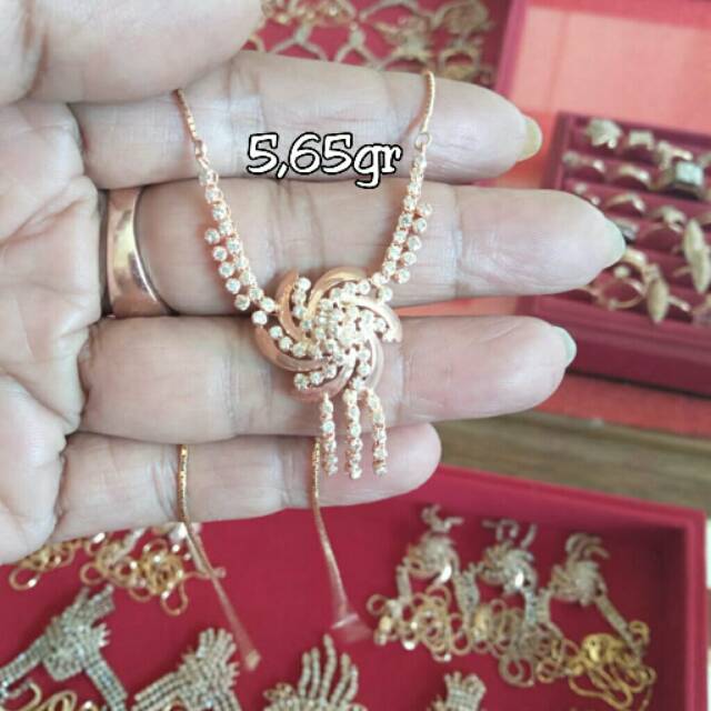 Berlian medan tura dan gelang kipas