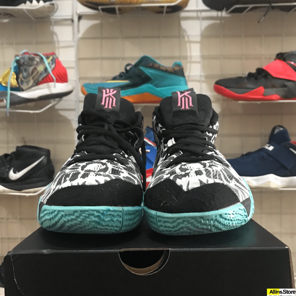 SEPATU NIKE KYRIE 4 AS ALL STAR - TIE DYE (943807-015)