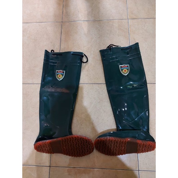 Sepatu Petani Selutut Tanpa sambungan 55 cm sepatu sawah sepatu petani karet boots karet