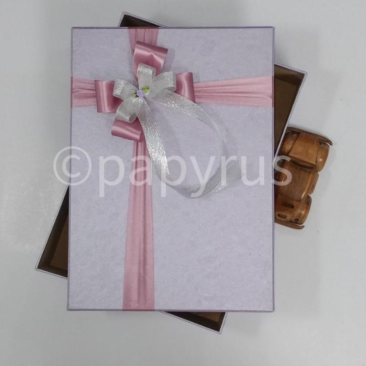 

Terjangkau - PAPYRUS 25x35 Tinggi 5cm Kotak Kado Gift Box Hadiah KOTA KADO